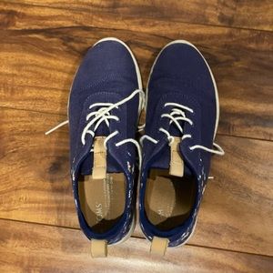 Toms sneakers